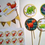 planchas de stickers, pinchos y adorno de la torta